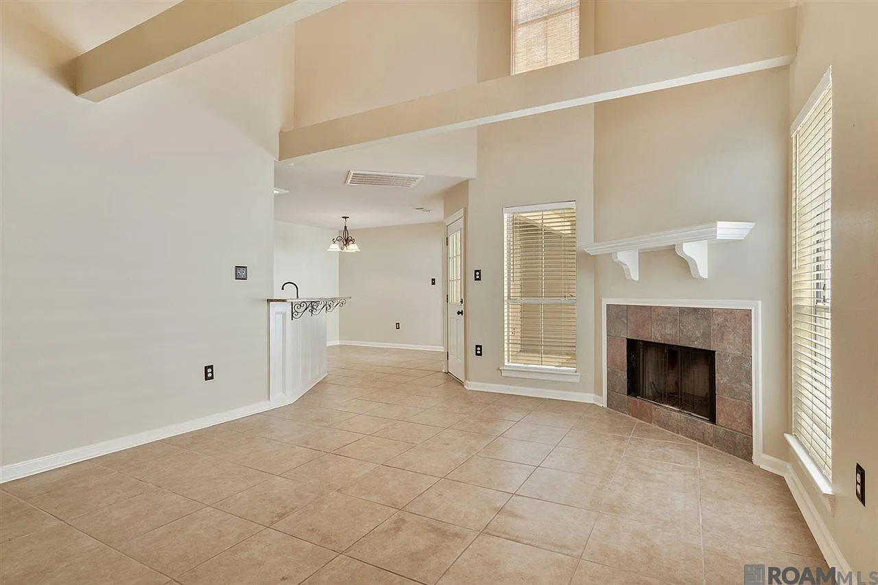3 bed, 1488 sqft, $1,800 — Photo 4