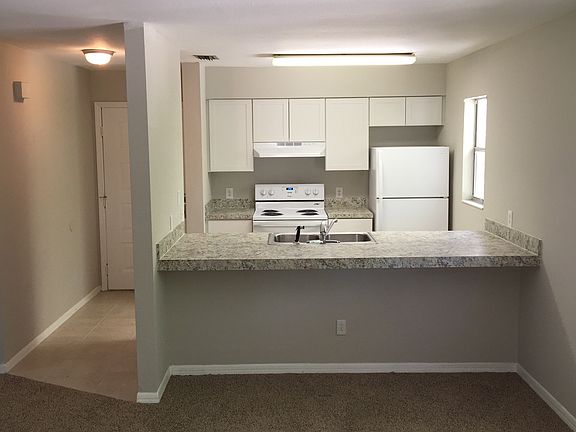 3rd image of 3498 Fox Hollow Dr