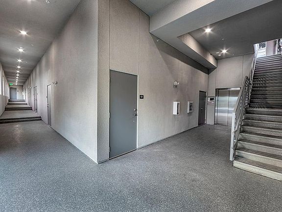 2nd image of 350 Llano De Los Robles Ave #6
