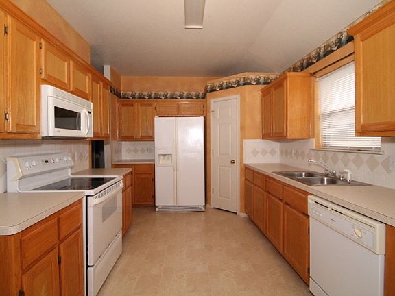 5th image of 2703 Westwood Dr