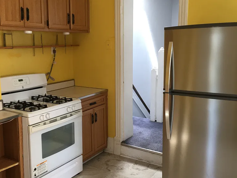219 C St NE #2 — Photo 6