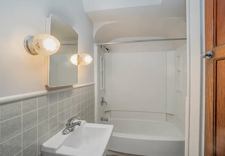806 S Douglas St — Photo 9