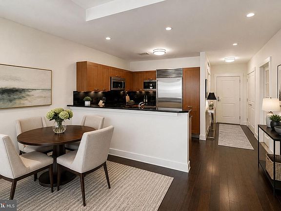 5th image of 50 S 16th St Unit 4204