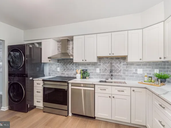 3713 George Mason Dr #211W, Falls Church, VA 22041