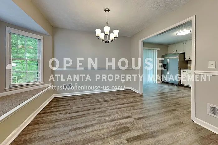3111 Fife Way — Photo 8