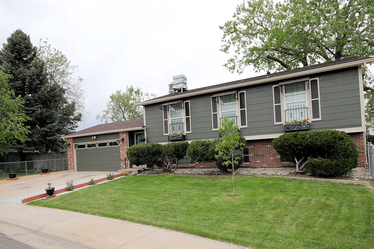 Building Photo - 4569 Fontana Way