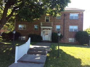 90 Gum St APT 2S, Nazareth, PA 18064