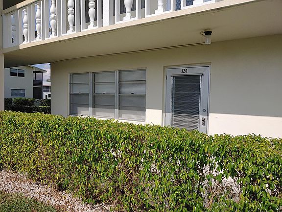 2nd image of 320 Camden N