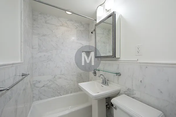 Rented by Kaden Realty | media 8