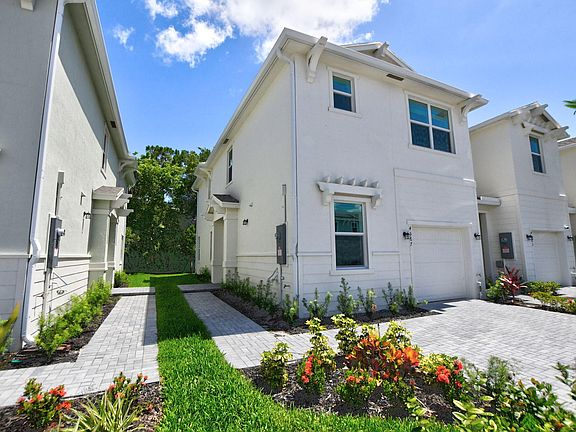 3rd image of 4567 Hollister Avenue