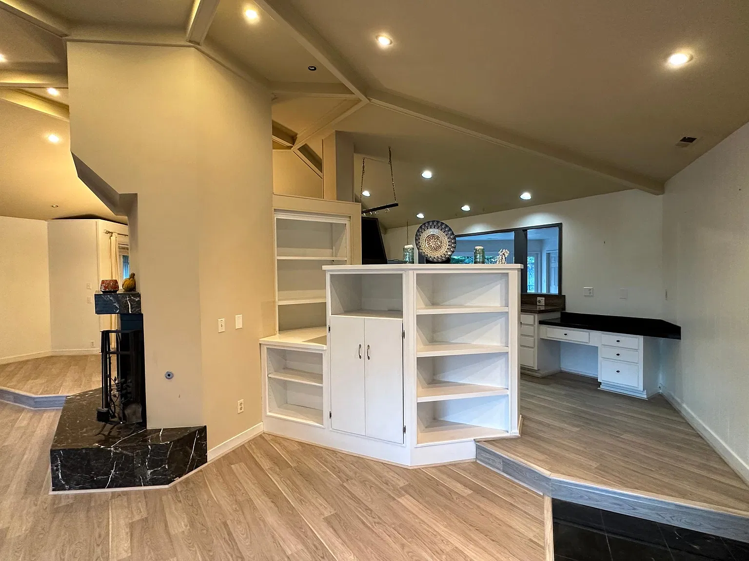 3 bed, 2200 sqft, $3,850 — Photo 3