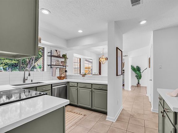 4th image of 259 E Rainbow Ridge Cir