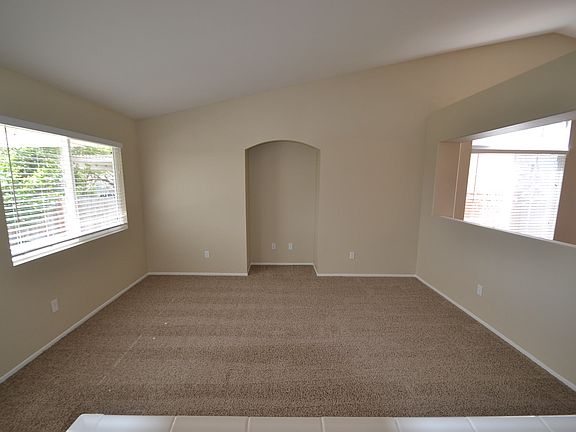 4th image of 17795 Dianthus Ave