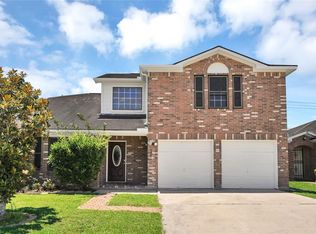 5226 Honeyvine Dr, Houston, TX 77048
