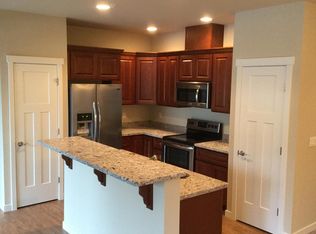 1643 Burnside Pl UNIT C, Dupont, WA 98327