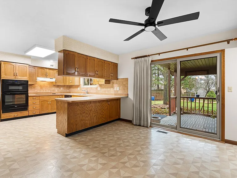 1017 Woodleaf Dr — Photo 19