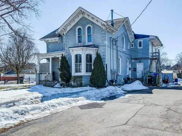 30 Brook St, Cambridge, ON N1R 4C1