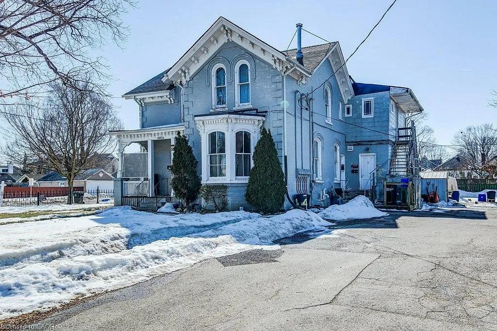 30 Brook St photo 1