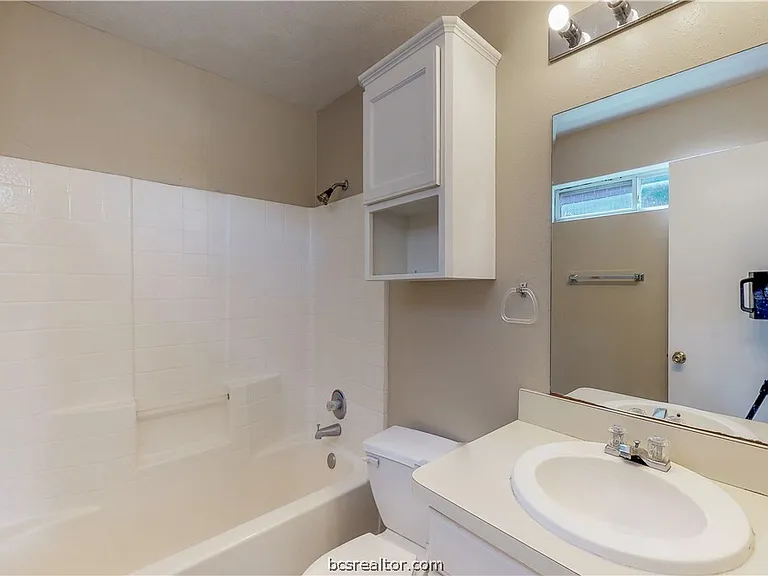 1509 Hollowhill Dr #A — Photo 22
