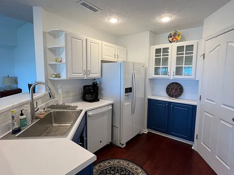 108 Turtle Cay Dr #8 — Photo 2