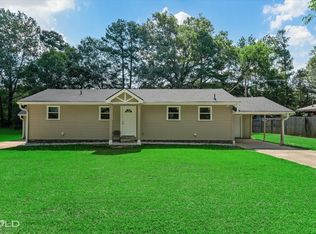 326 Montgomery Ln, Benton, LA 71006