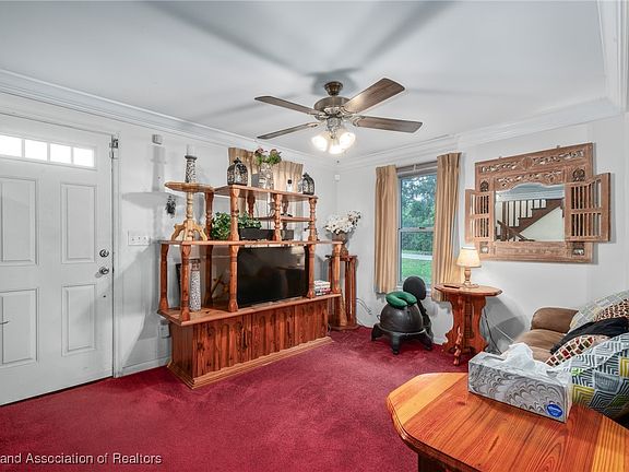 4th image of 2321 Lakeview Dr