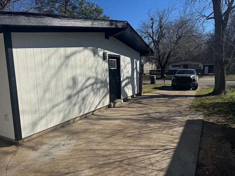 2916 Williams Ave — Photo 5