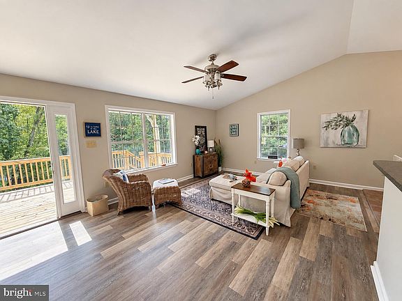 5th image of 318 Jonquil Rd