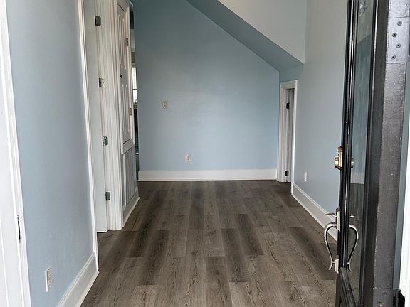 3rd image of 2110 Marengo St #2