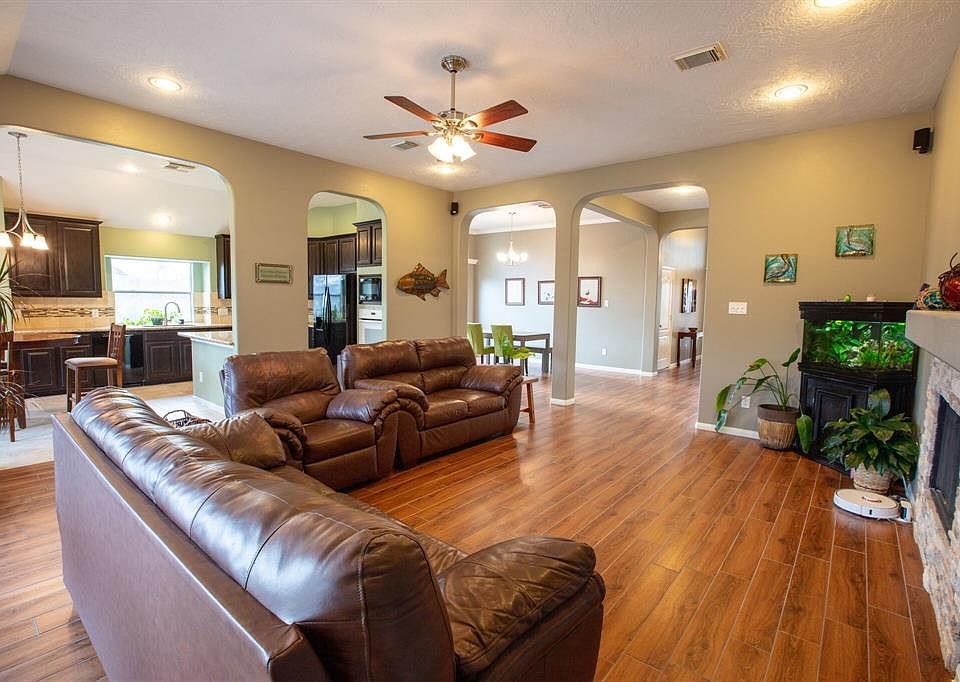 1st image of 187 Greenridge Cir