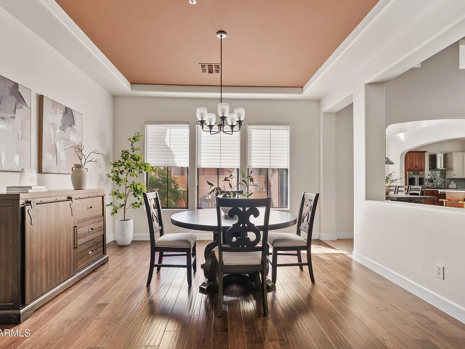 5 bed, 4.5 bath, 4678 sqft, $7,000 — Photo 4