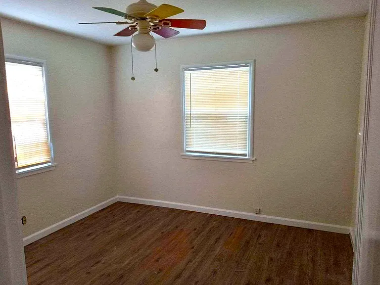 234 Corson Ave — Photo 6