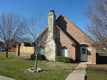 1st image of 713 Kelly St