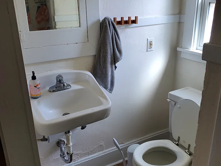 1516 Madison St #2 — Photo 3