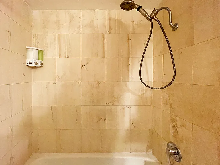 1126 Melrose Dr — Photo 19