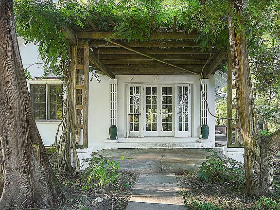 Left Side Porch