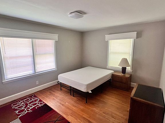 5th image of 1006 Paxton St