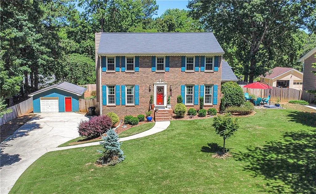 4 bed, 2.5 bath, 2726 sqft, $3,255 — Photo 1
