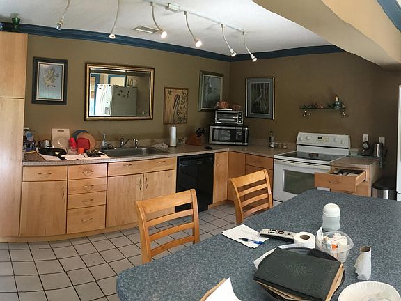 3rd image of 326 Holly Av Avenue