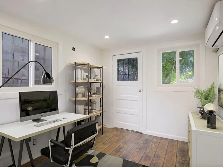 2166 1/2 Echo Park Ave — Photo 12