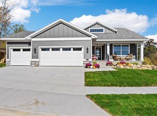 2012 Sierra Cir, Cedar Rapids, IA 52402