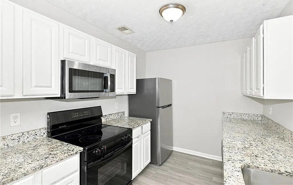 3 bed, 2.5 bath, 1500 sqft, $1,505 — Photo 3