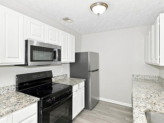 3rd image of 2002 Grove Way