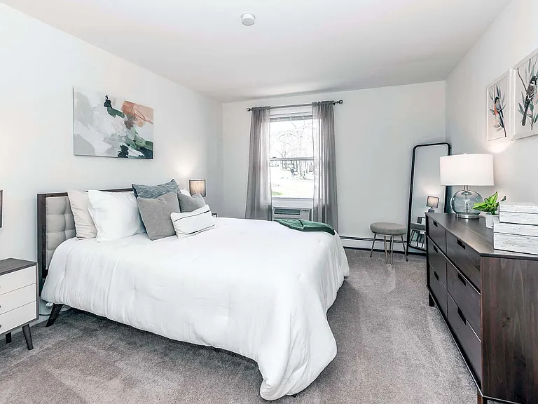 Barrington Lakes Apartments — Photo 30