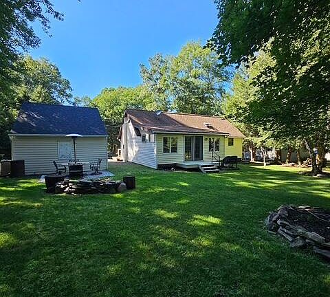 3rd image of 58 Woodland Rd