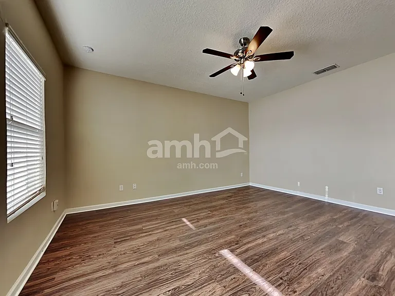 475 Hefferon Dr — Photo 10