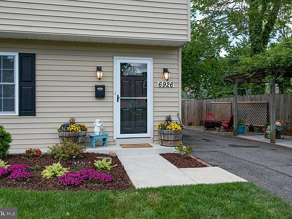 4th image of 6926 Columbia Dr