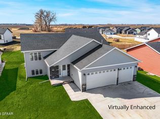 3085 44th Ave S, Grand Forks, ND 58201