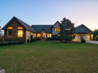200 Fox Paw Leaf Ln, Ellijay, GA 30536