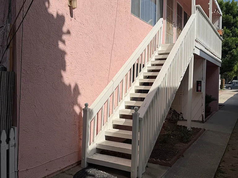 1639 Oliver Ave #C — Photo 4